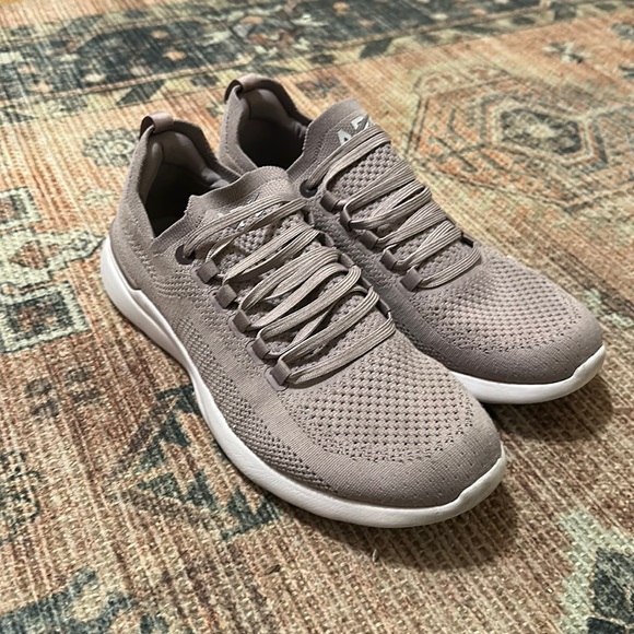 APL Shoes - APL Running Shoes